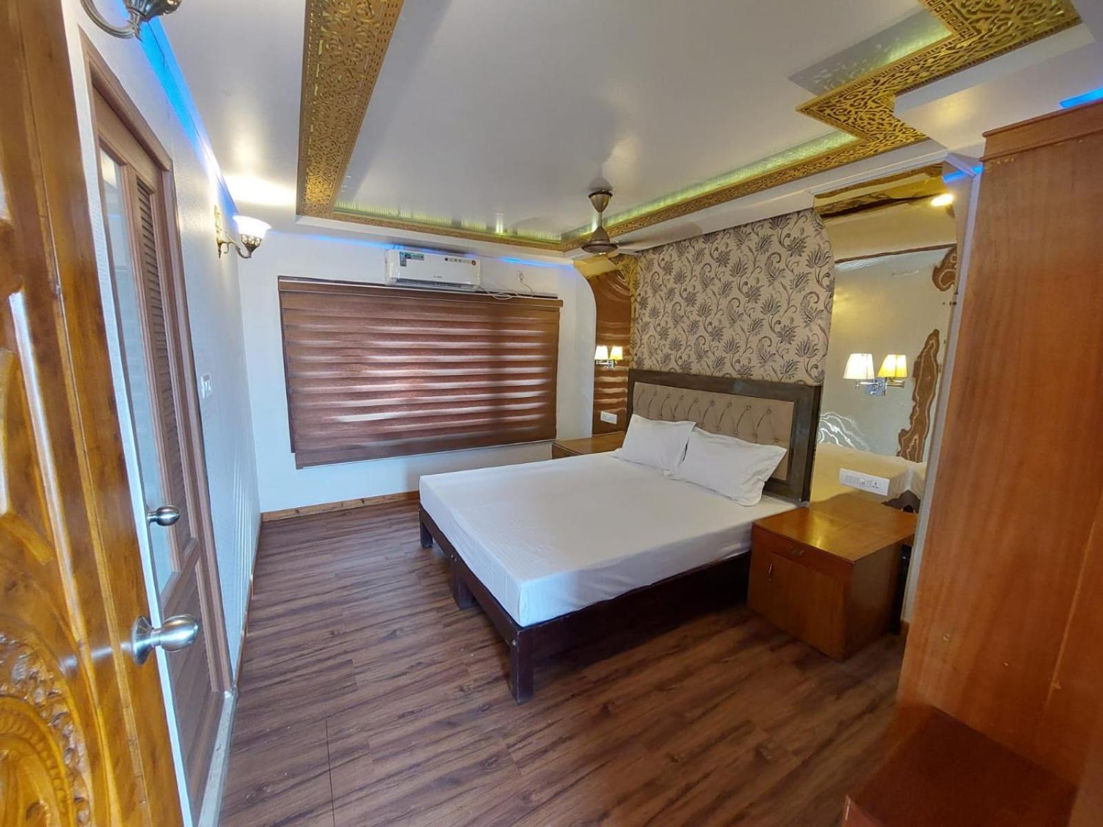 Отель Victoria Houseboats Alappuzha Экстерьер фото
